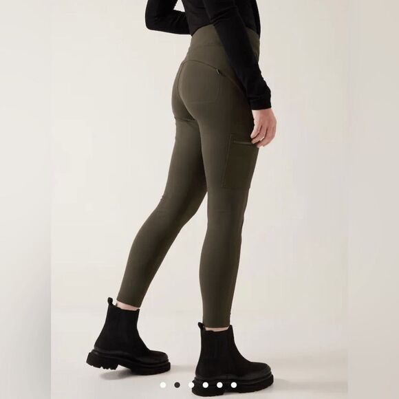 ✨ATHLETA GREEN HEADLANDS HYBRID CARGO SZ 8 TIGHTS✨ - Picture 6 of 10